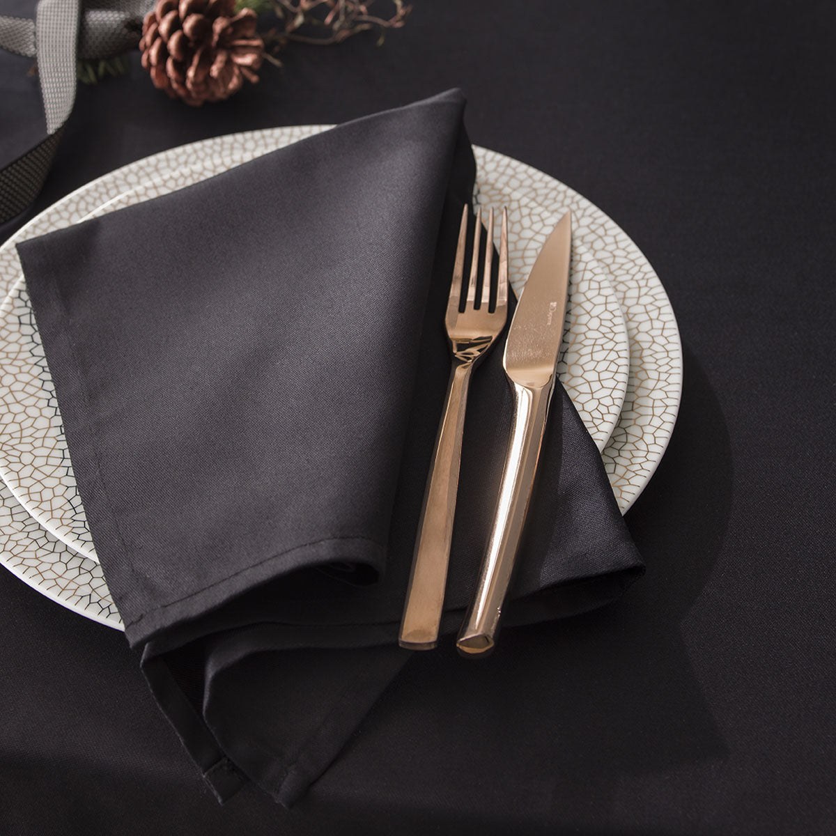 Image du produit: GUEST MIROIR CUIVRE Couteau de table monobloc lame scie