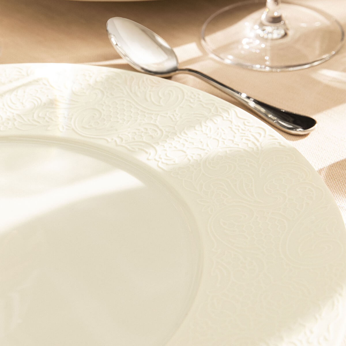 COLLECTION L COUTURE IVOIRE Assiette de présentation 32 cm