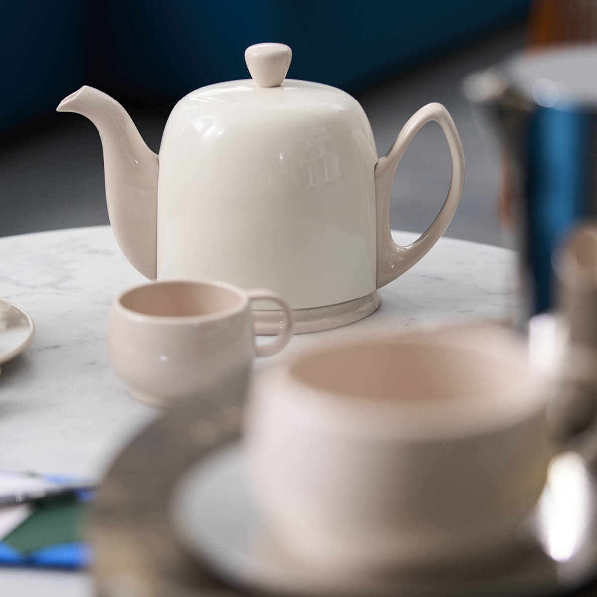 SALAM MONOCHROME Théière 4 tasses cloche rose nude
